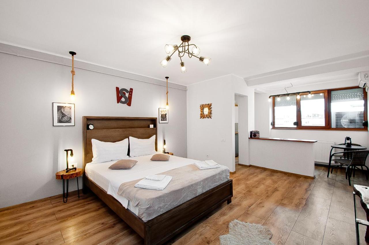 Wood&Steel Apartment Galati  Bagian luar foto