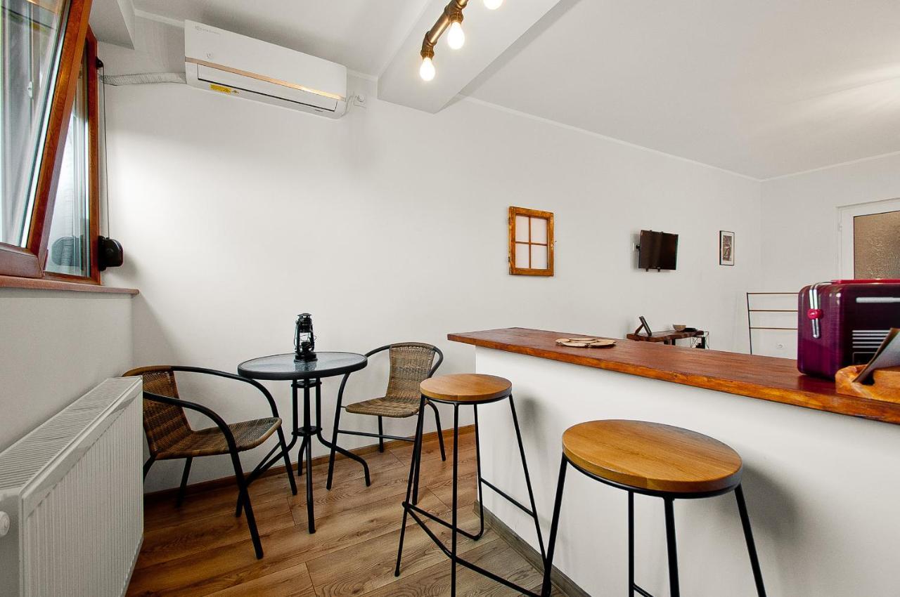 Wood&Steel Apartment Galati  Bagian luar foto