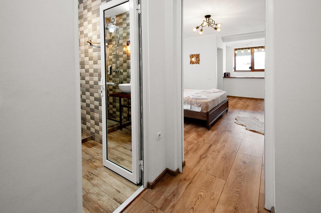 Wood&Steel Apartment Galati  Bagian luar foto