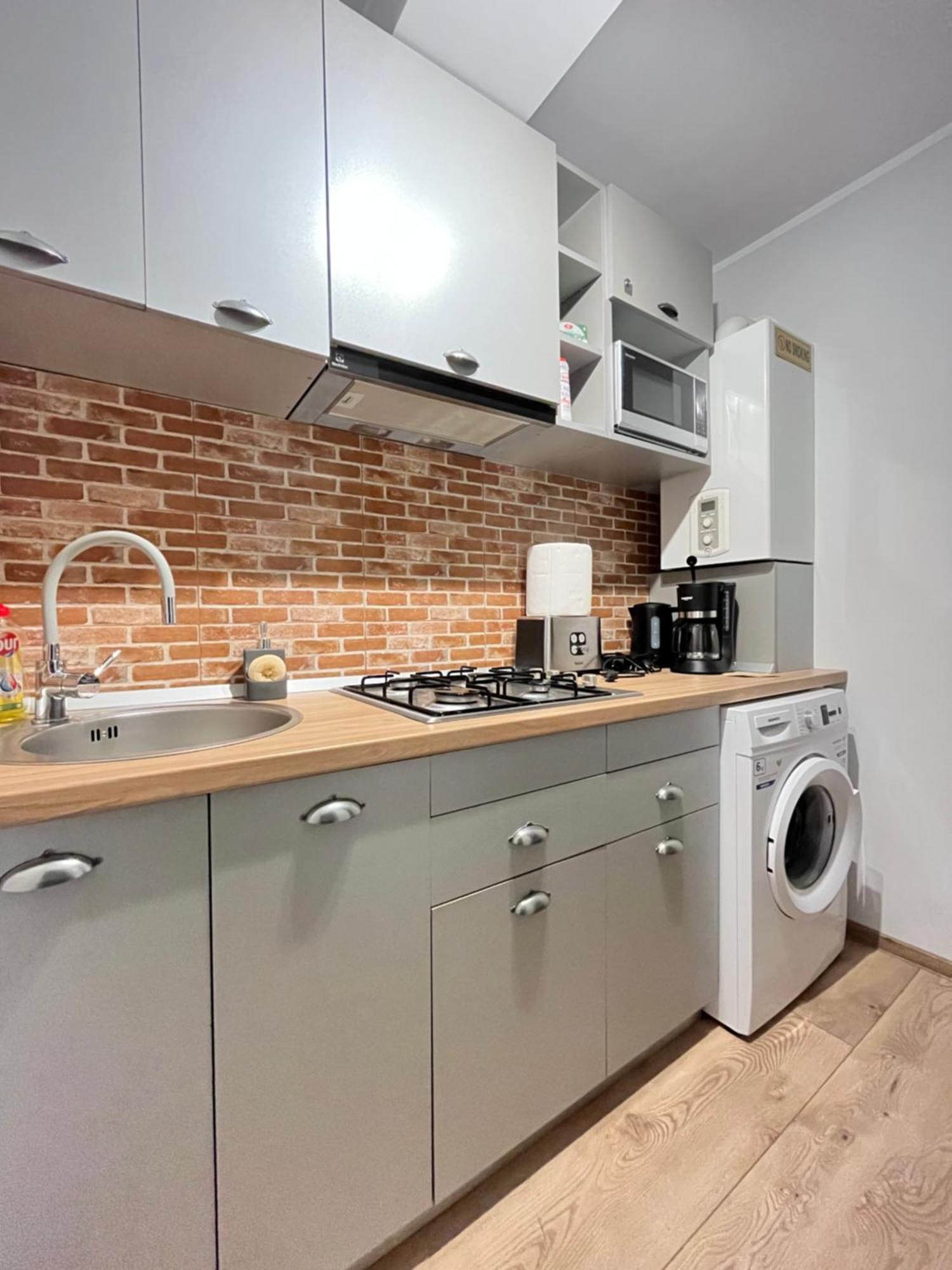 Wood&Steel Apartment Galati  Bagian luar foto